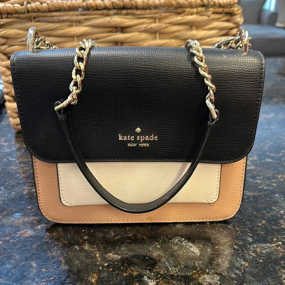 Kate Spade Black and Cream Crossbody Bag with Silver Chain - Picture 3 of 5
